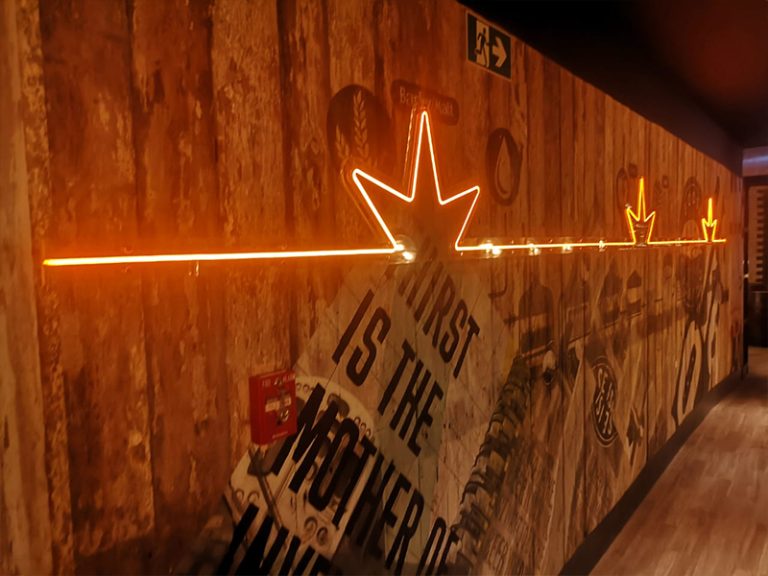 What Sets Top Signage Manufacturers Apart